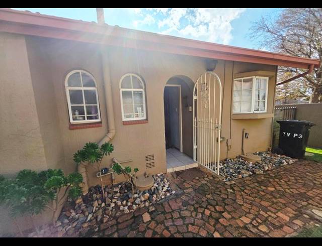 2 BEDROOM TOWNHOUSE FOR SALE IN NORKEM PARK